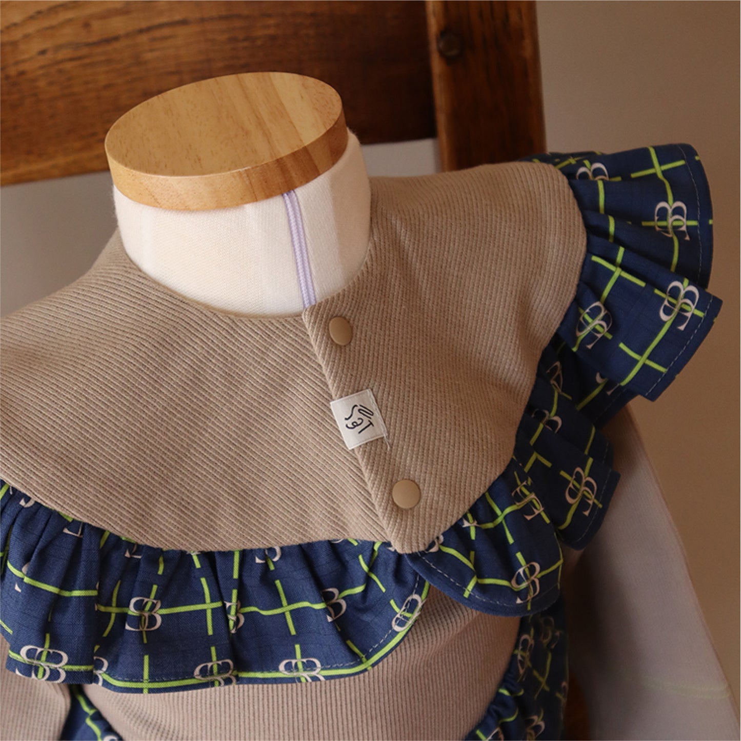 スクールバッジフリルスタイ